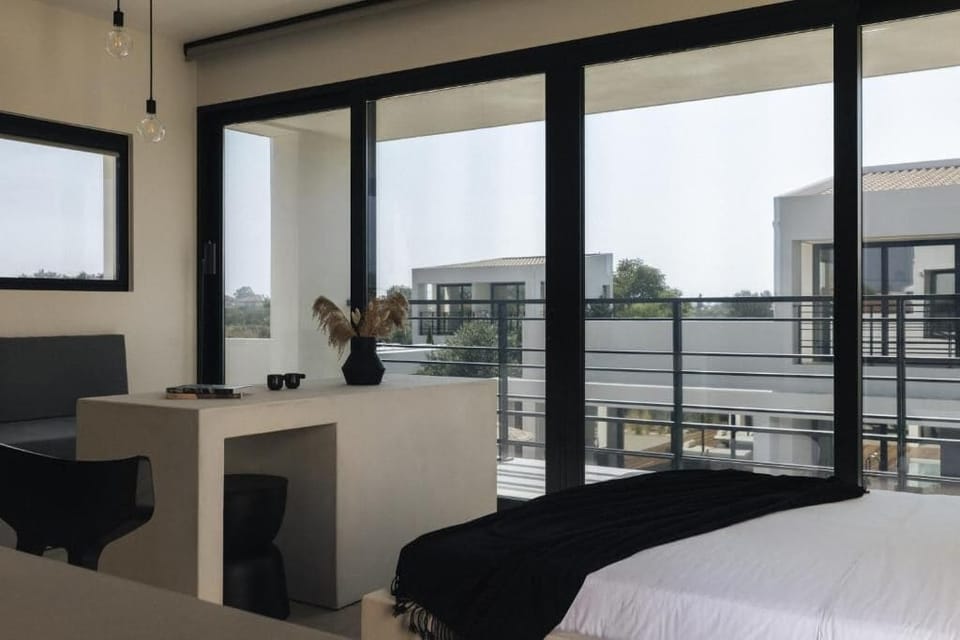 Panoramic Double Room | Minibar, in-room safe, desk, blackout drapes