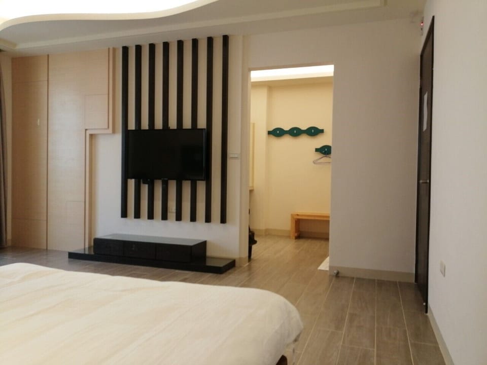 Elite Quadruple Room, 2 Double Beds | Individually furnished, desk, blackout drapes, rollaway beds