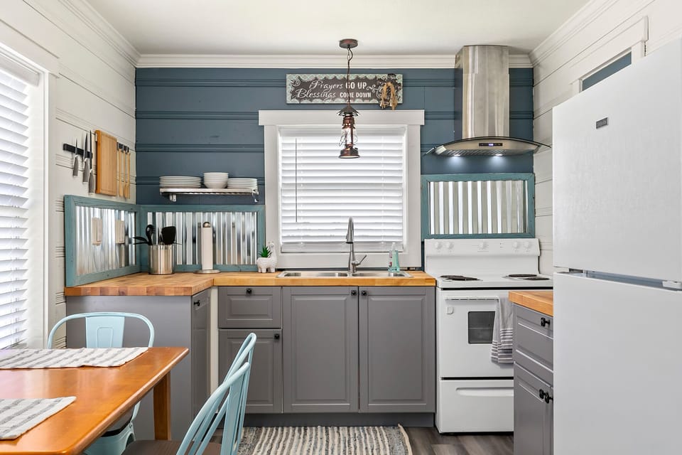 This kitchen should have everything you need for quick snacks or full dinners