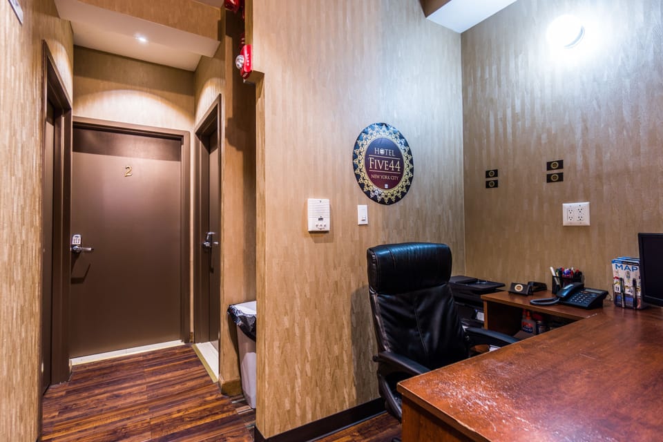 32-inch flat-screen TV with cable channels, TV