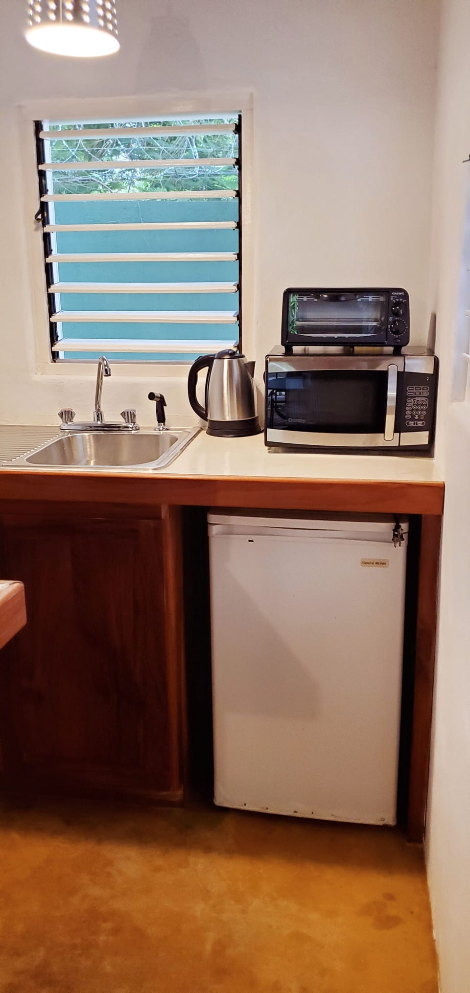 Fully equipped kitchenette for your convenience. 