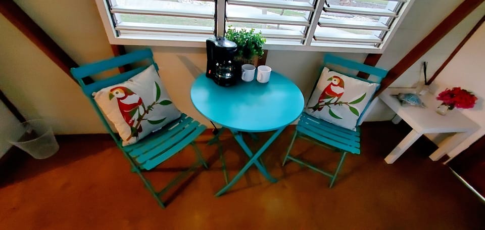 Sitting/ dining and working area - options are limitless.. you choose!