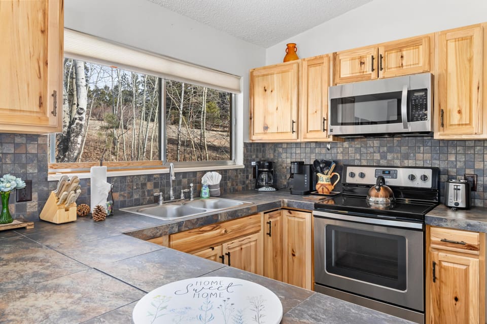 Full Kitchen