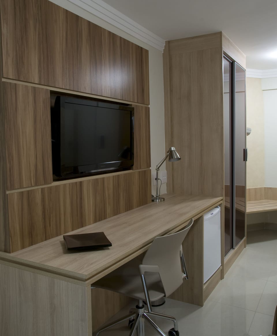 Deluxe Double Room | Premium bedding, minibar, in-room safe, desk