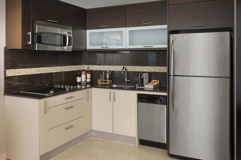 Luxury Suite, 1 Bedroom, Oceanfront | Private kitchen | Highchair