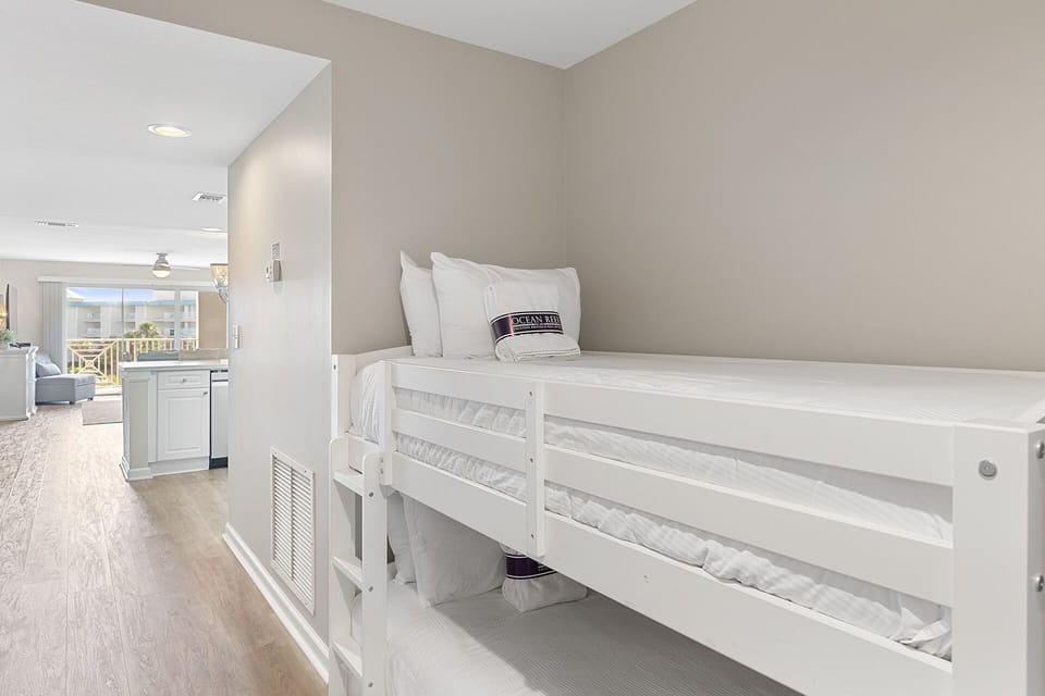 23-Amalfi-Coast-324D-Bunks
