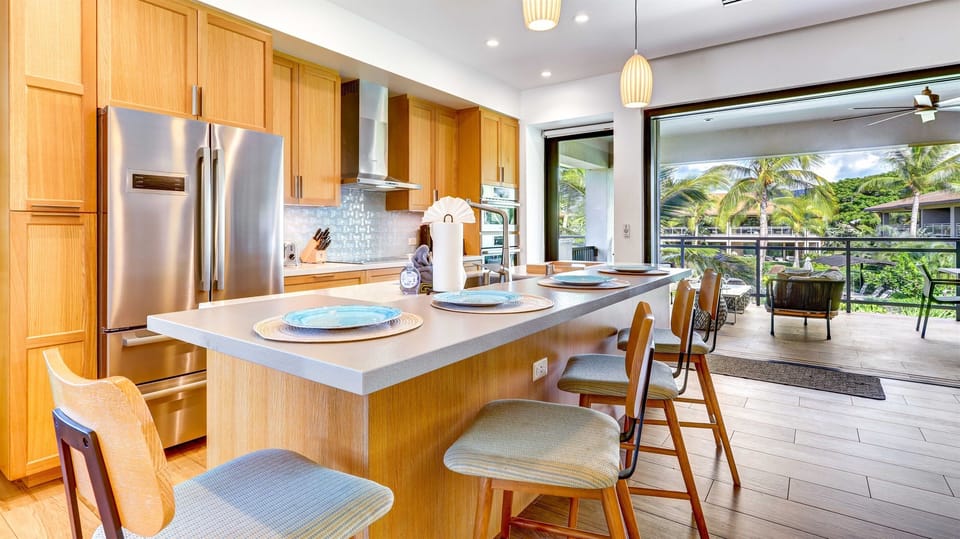 Spacious full kitchen equipped with all the essential items & Bosch appliances