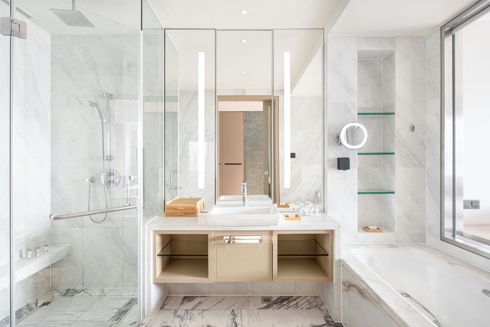 Separate tub and shower, deep soaking tub, rainfall showerhead