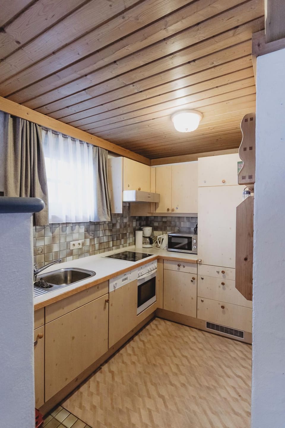 Traditional Suite | Private kitchen | Highchair, eco-friendly cleaning products