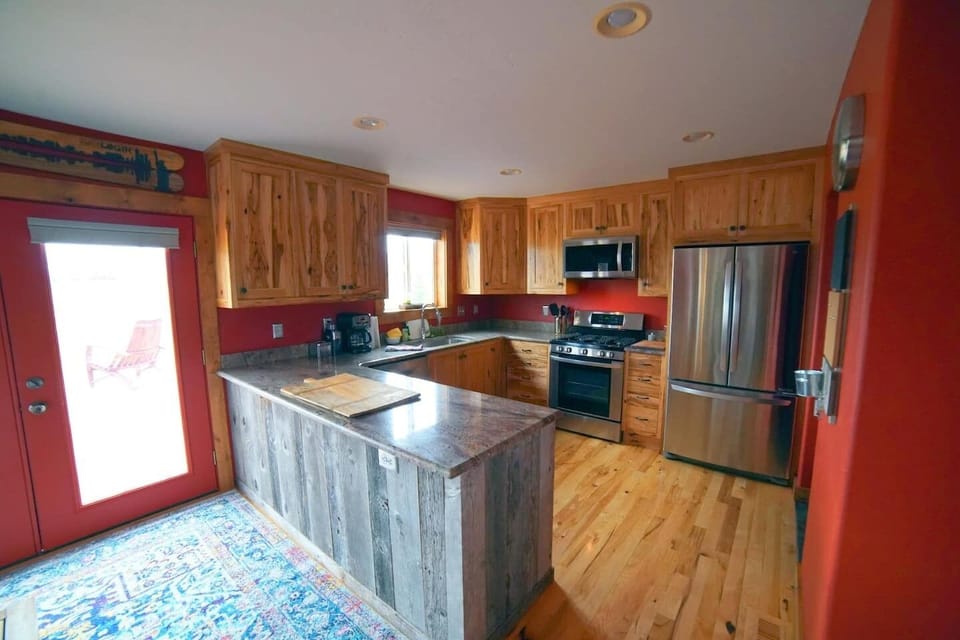 Modern kitchen with everything you will need to create family meals for your vacation memories.
