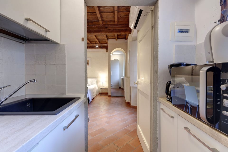 Apartment, 1 Bedroom | Private kitchenette | Fridge, microwave, stovetop, cookware/dishes/utensils