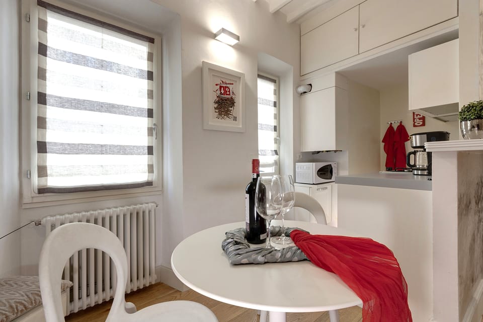 Apartment, 1 Bedroom | In-room dining