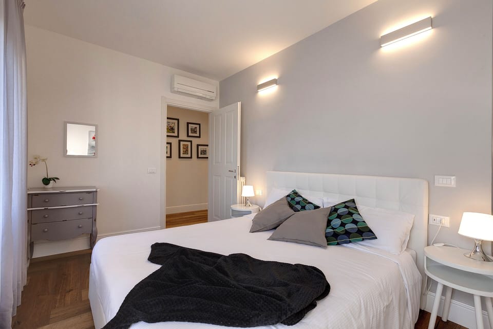 Apartment, 2 Bedrooms | WiFi (free), bed sheets