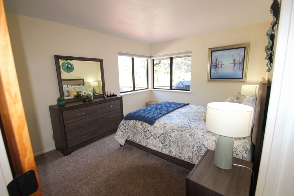 Guest bedroom