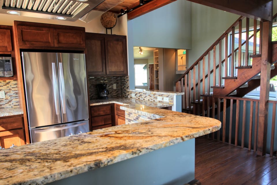 Open Staircase Leading to Viewing Maziane