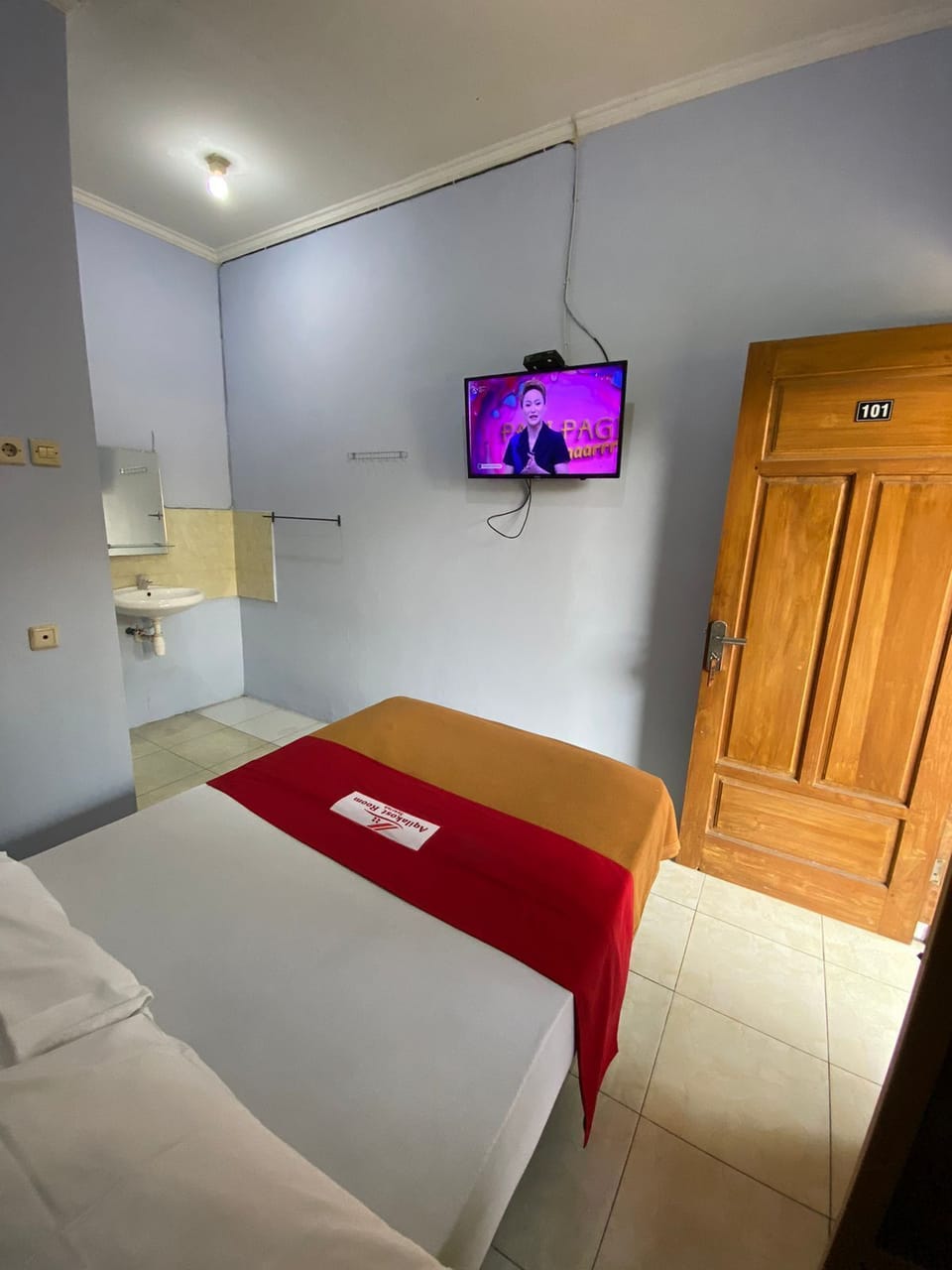 Standard Double Room, 1 Queen Bed | Free WiFi, bed sheets