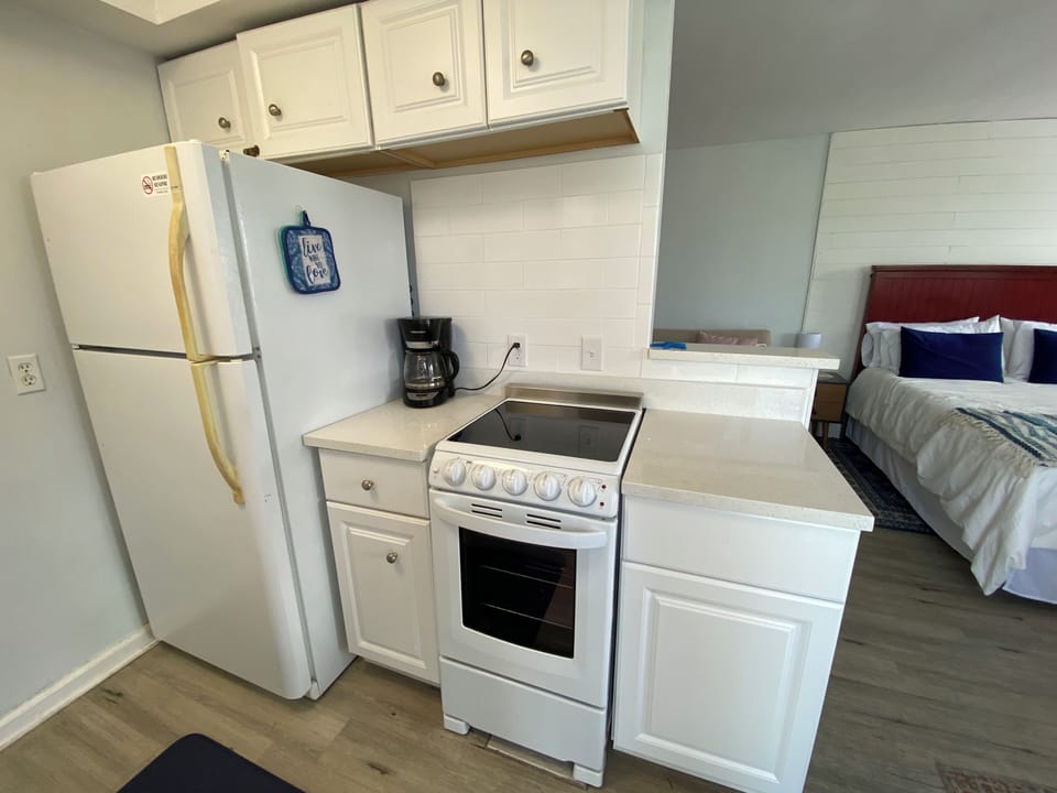 Updated kitchen with lots of cabinets 
