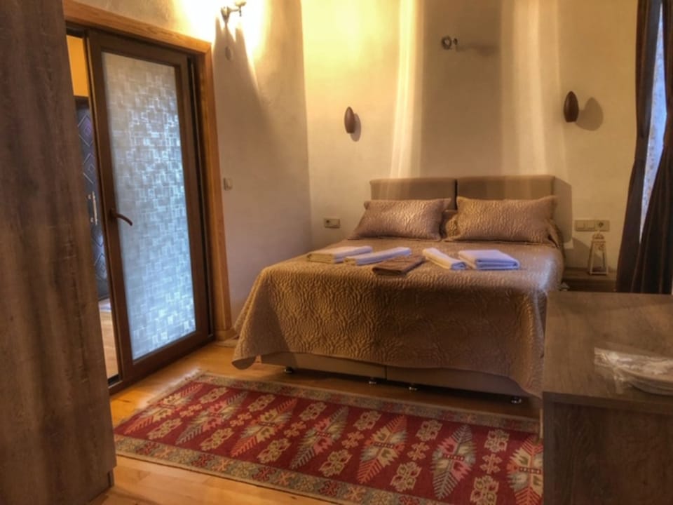Standard Apartment | 1 bedroom, desk, laptop workspace, iron/ironing board