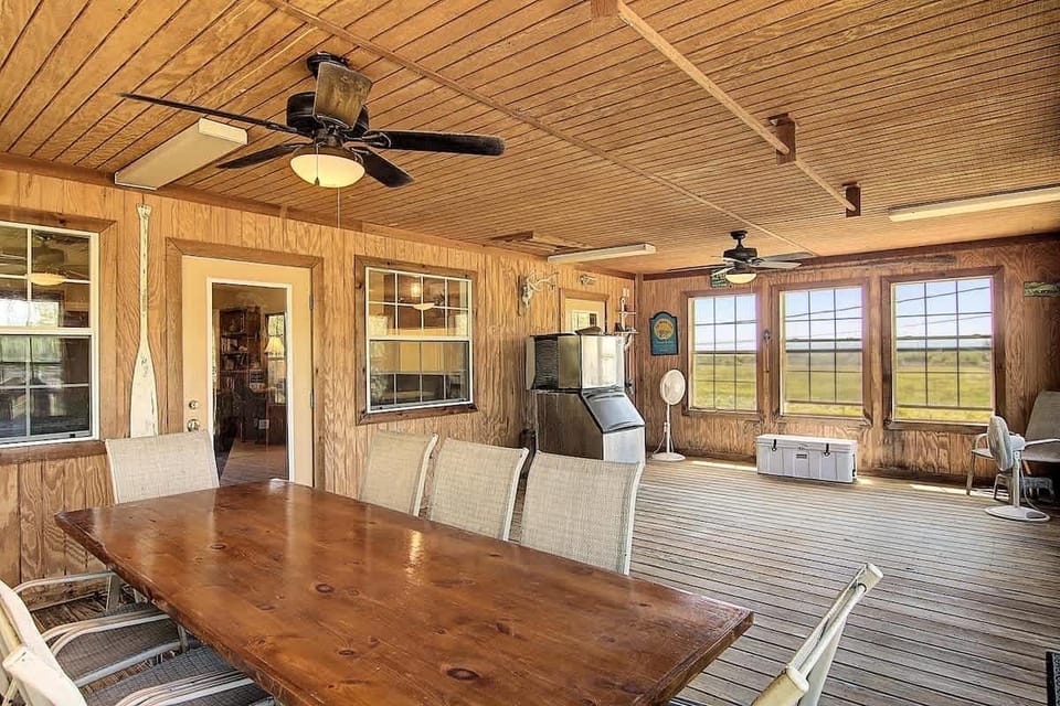 Bonus Living and Dining Area with Ice Maker. 