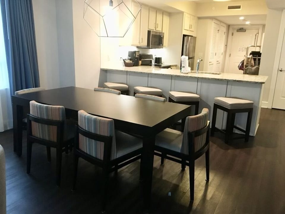 Dining Area & Kitchen