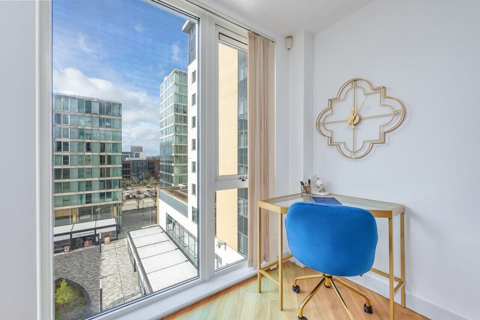 Work desk - perfect for those working or studying from home. There is free fast wifi throughout the apartment.
