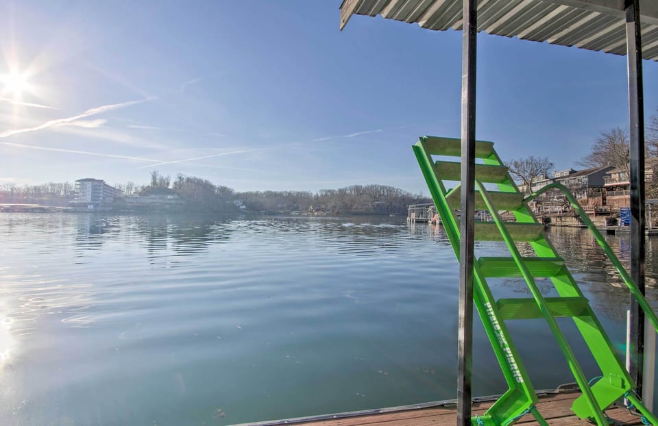 Dock
