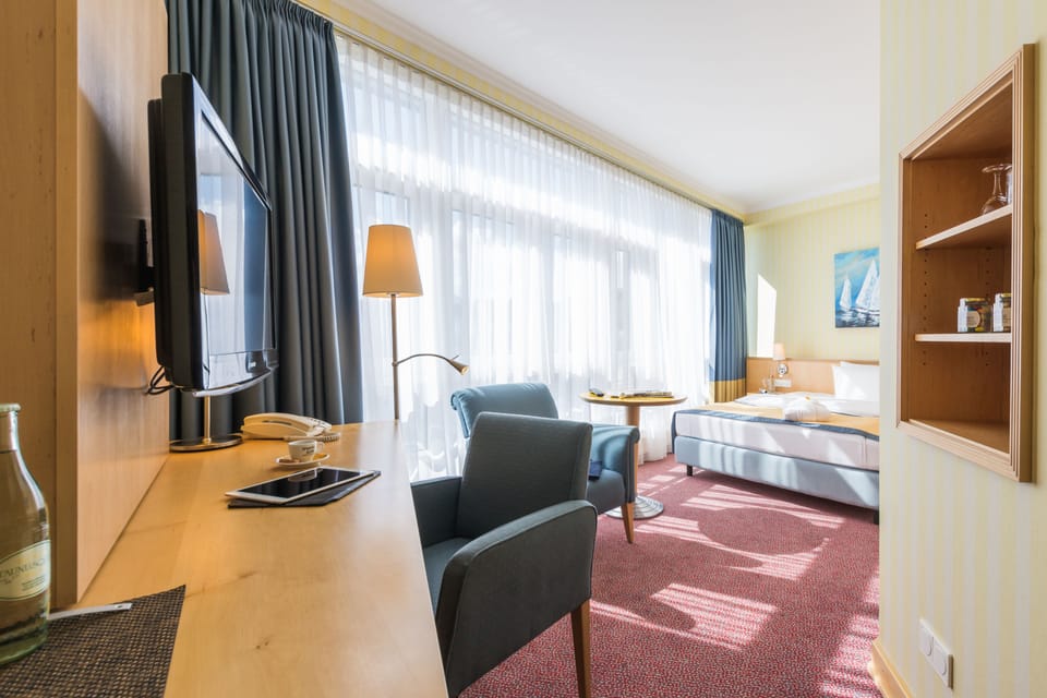 Standard Double Room | Hypo-allergenic bedding available, minibar, in-room safe, desk
