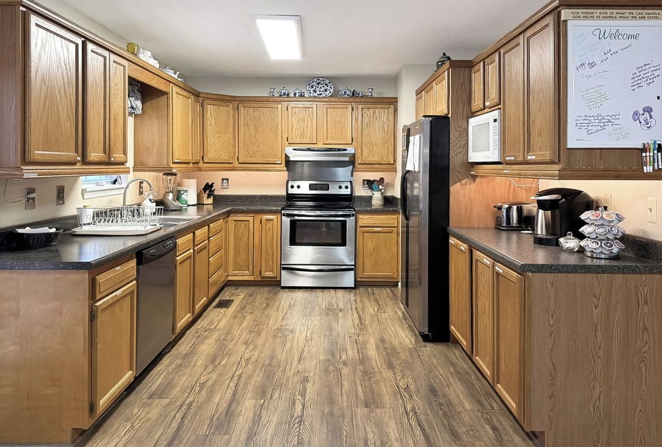 We offer a fully stocked kitchen. Kitchen cookware and dishware, blender, toaster, coffee pot, wine glasses, food storage containers, mixing bowls, and a few basic spices. Everything you would need to prepare your own meals with ease.