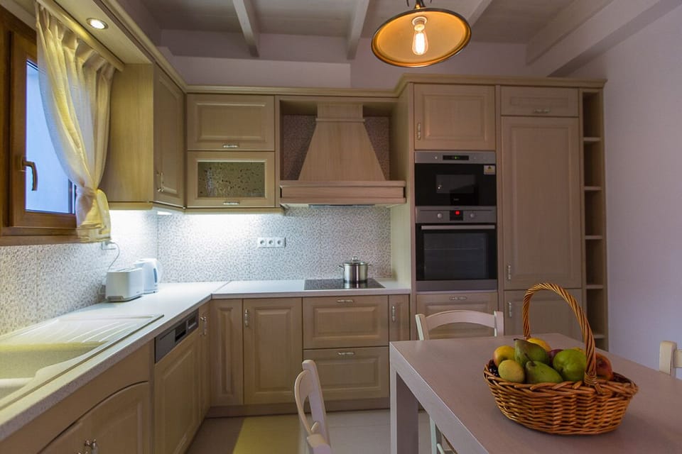 The kitchen is quite spacious and fully equipped!