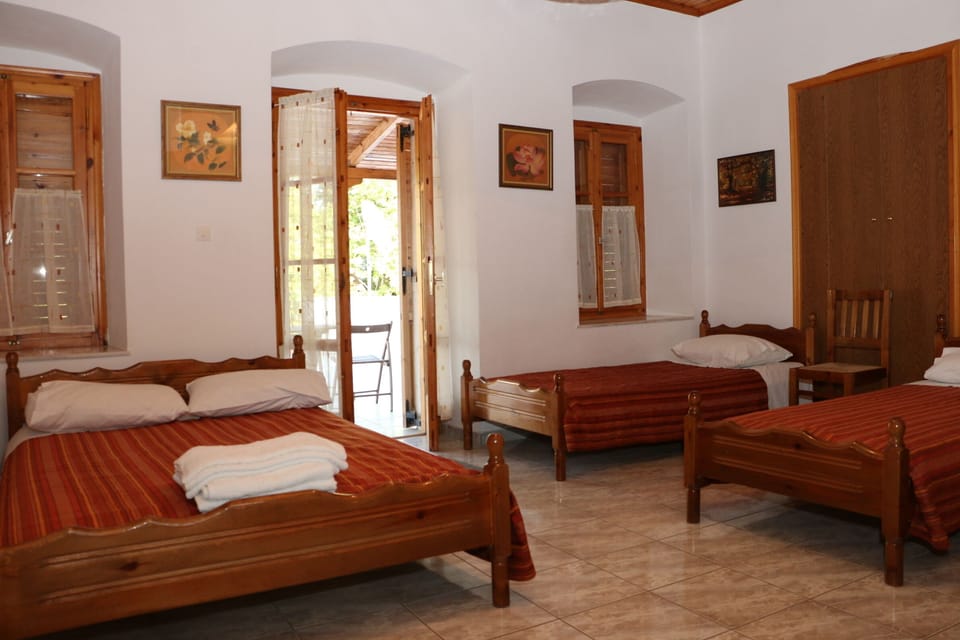 Superior Quadruple Room | Desk, free WiFi