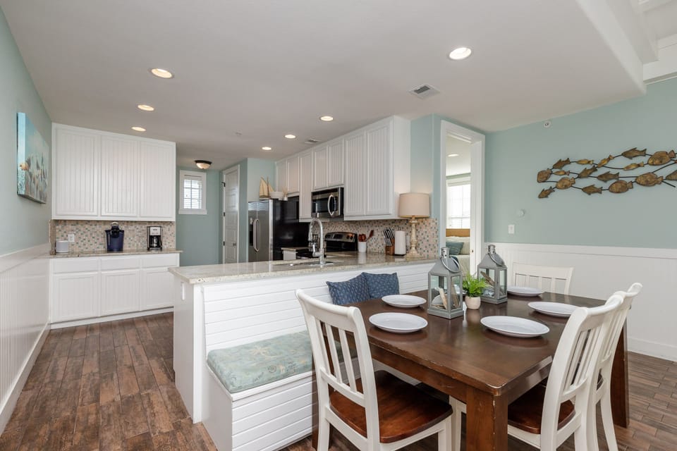 Dining & Kitchen