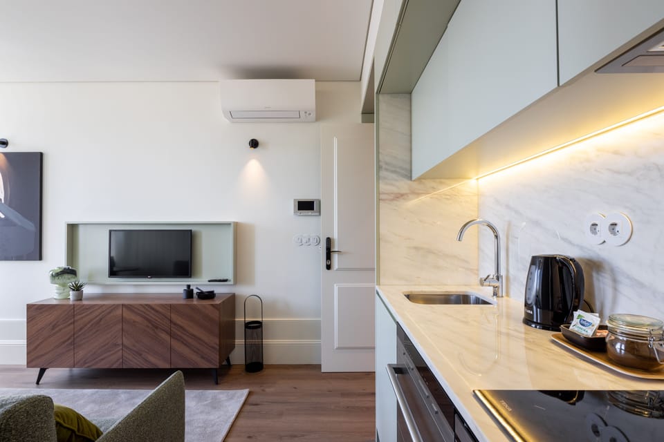Romantic Apartment, 1 Bedroom (Double) | Living area | 32-inch TV with cable channels