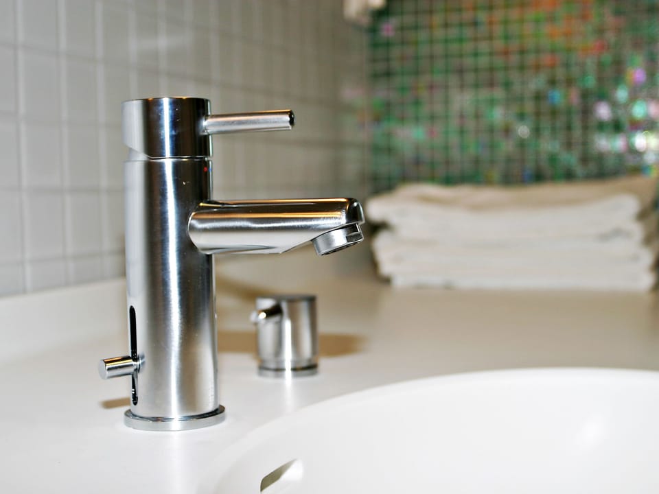 Bathroom sink