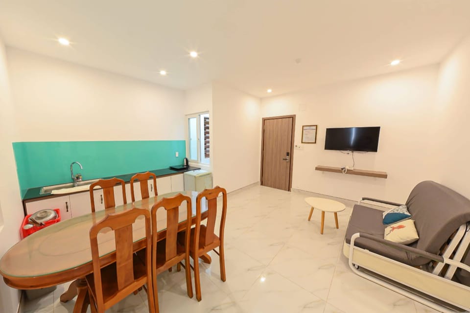 Apartment | Minibar, desk, iron/ironing board, free WiFi