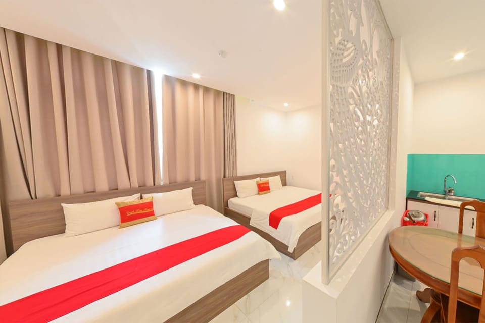 Apartment | Minibar, desk, iron/ironing board, free WiFi