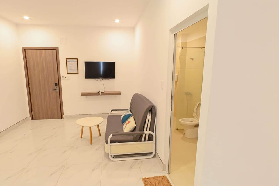 Apartment | Minibar, desk, iron/ironing board, free WiFi