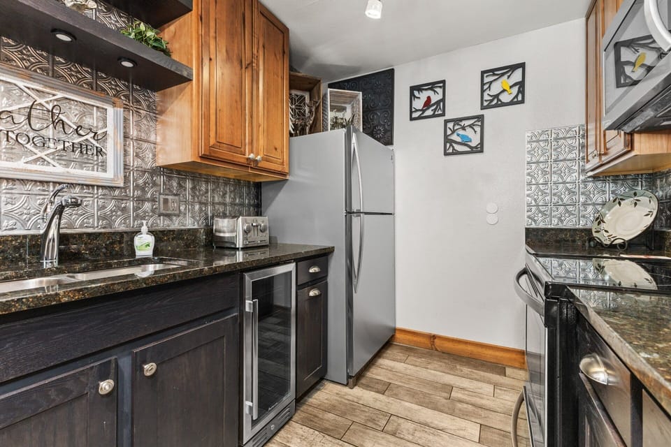Fridge & Wine Fridge