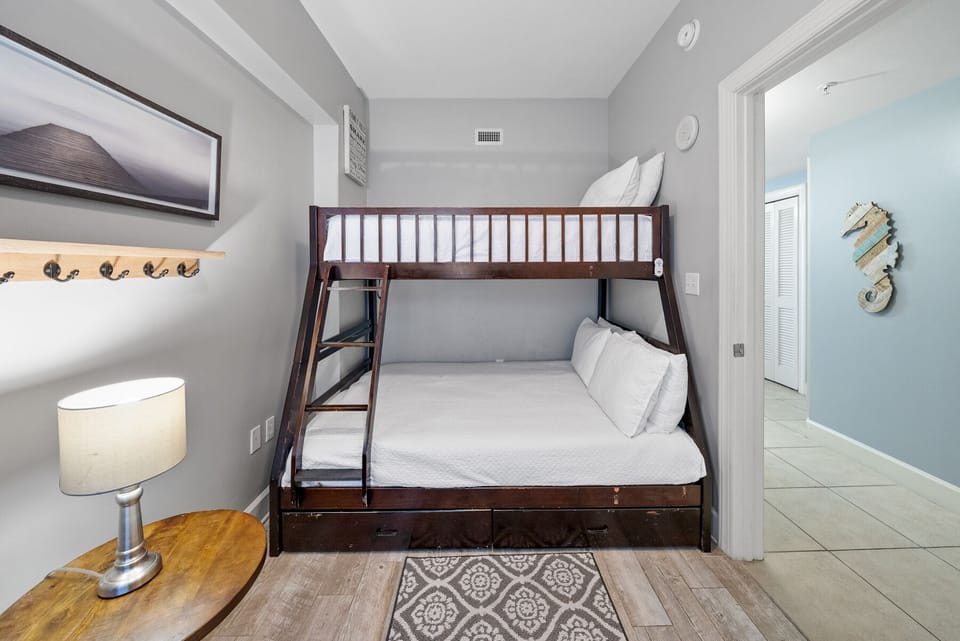 Sea-horsey Retreat | Bunk room | Sleeps 3