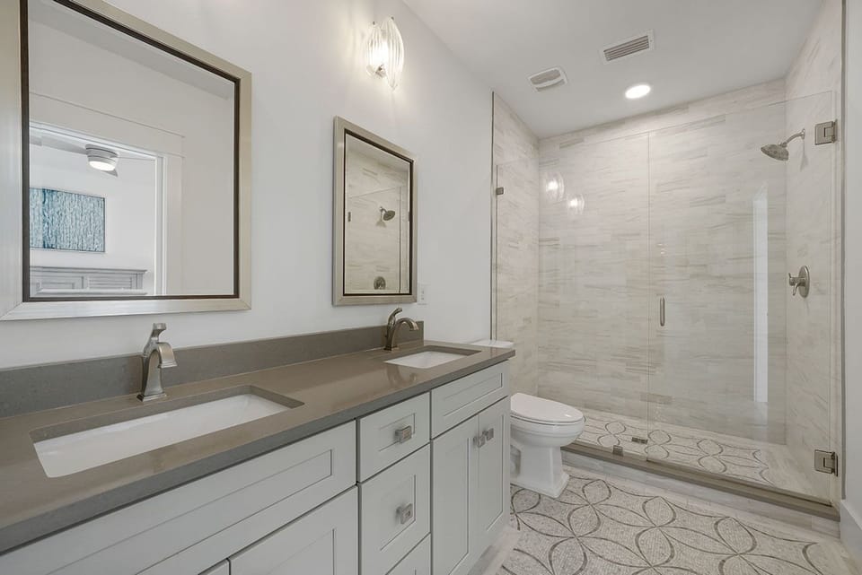 Crystal Clear - Henderson Beach - Bathroom
