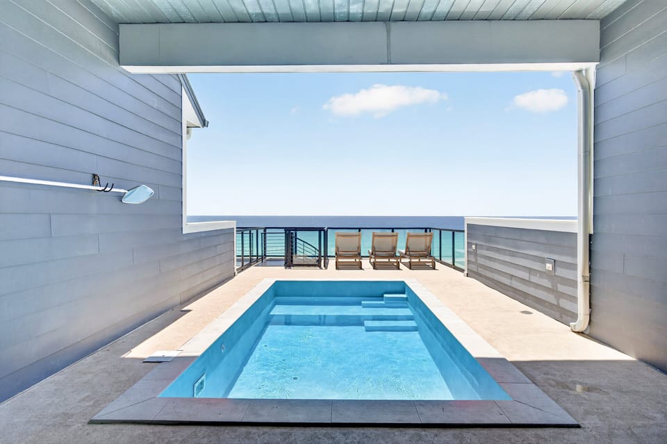 Crystal Clear - Henderson Beach - Pool Deck