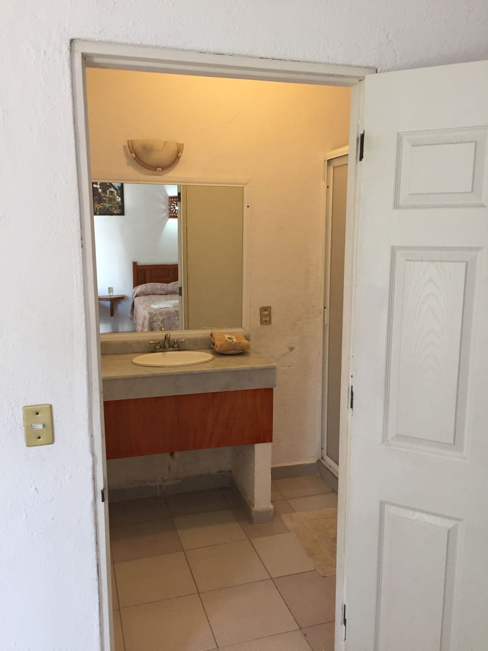 Habitacion Cuadruple | Bathroom | Shower, free toiletries, towels