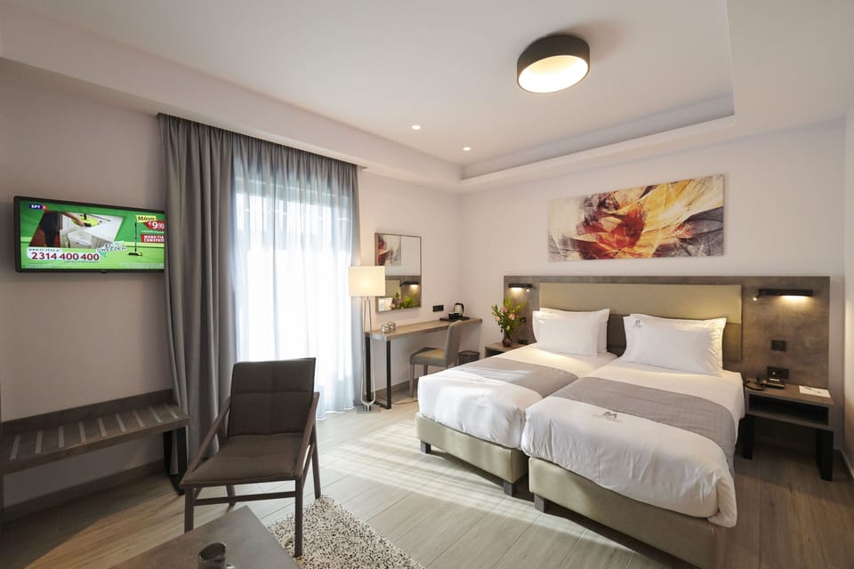 Junior Suite | Premium bedding, in-room safe, desk, laptop workspace