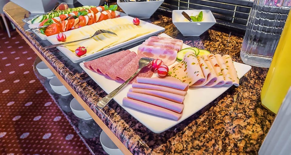 Daily buffet breakfast for a fee