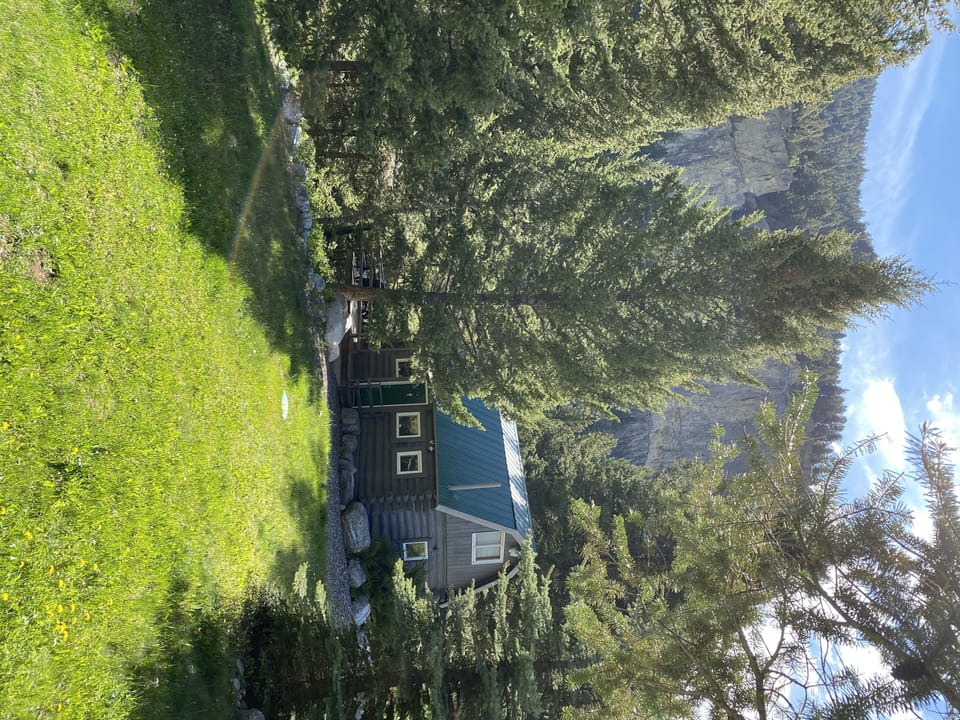 Storm Castle Highlands river cabin Cabin in Montana