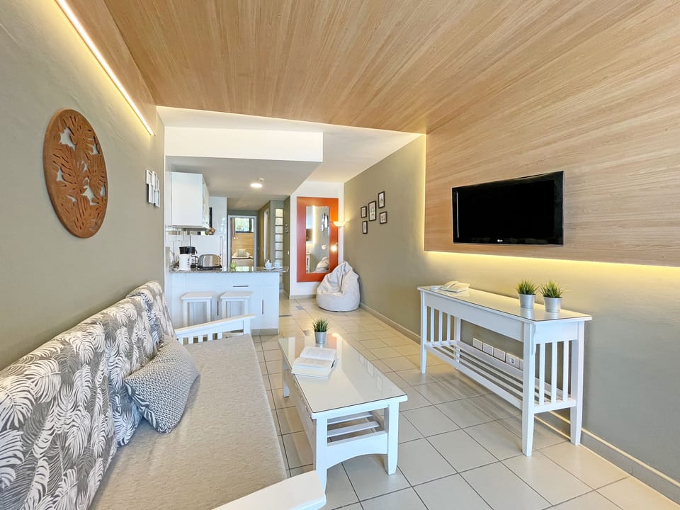Premium Apartment, 1 Bedroom (2 Adults) | Interior