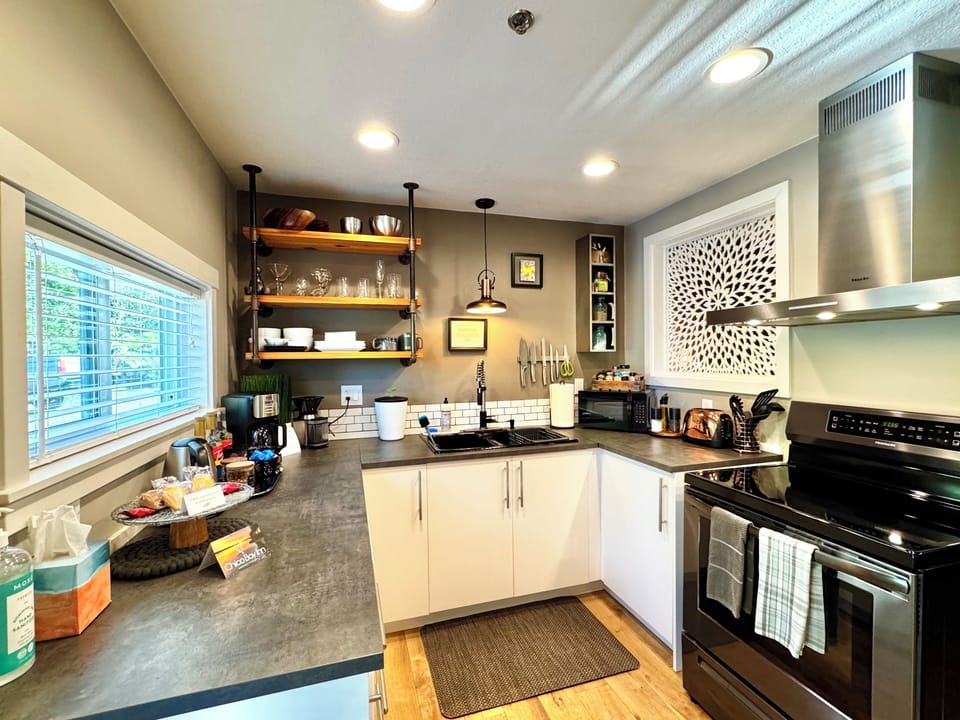 Fully equipped kitchen with all you need to make your meals.