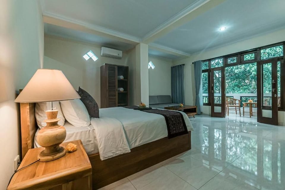Deluxe Double Room | In-room safe, desk, iron/ironing board, free WiFi
