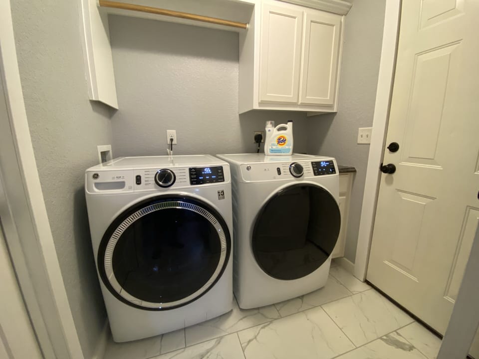 Full Sized Washer/Dryer