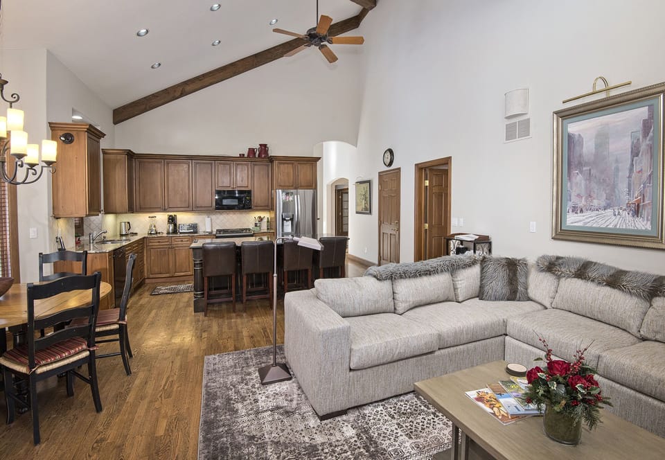 Kitchen, grand room, breakfast nook