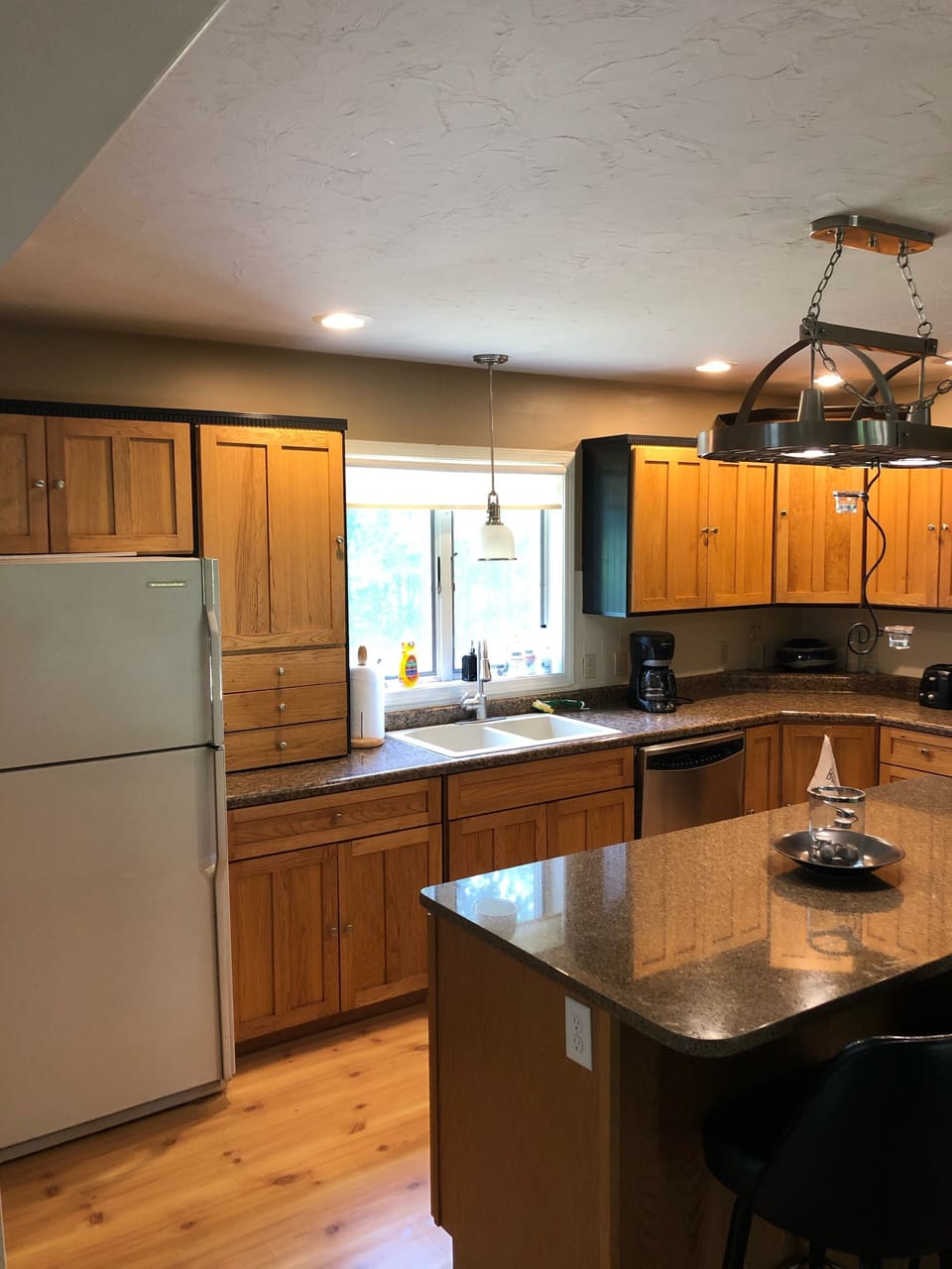 Fully functional kitchen with amenities 